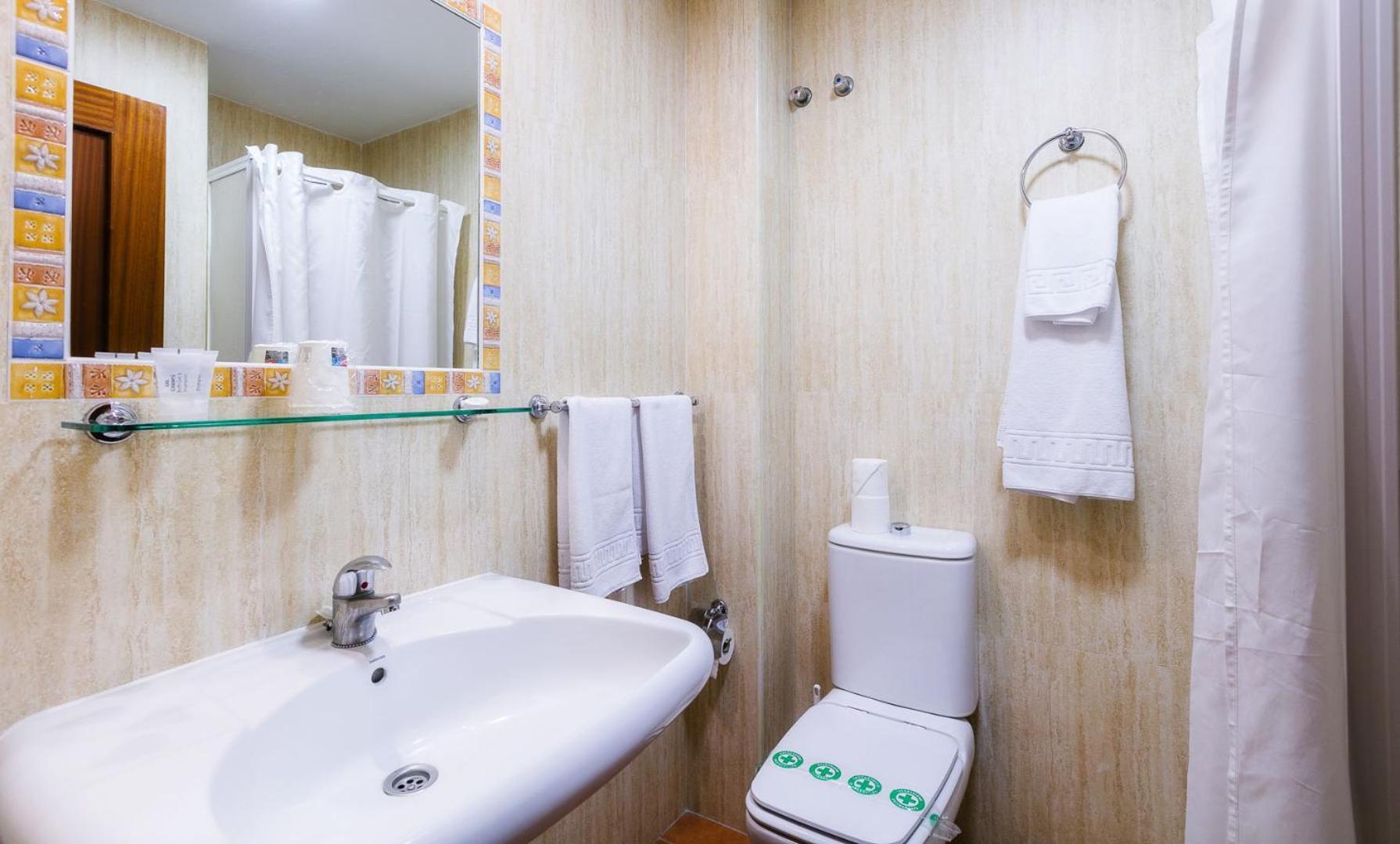 Hotel Galicia フエンヒロラ エクステリア 写真