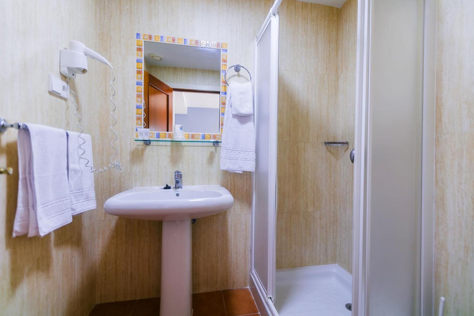 Hotel Galicia フエンヒロラ エクステリア 写真