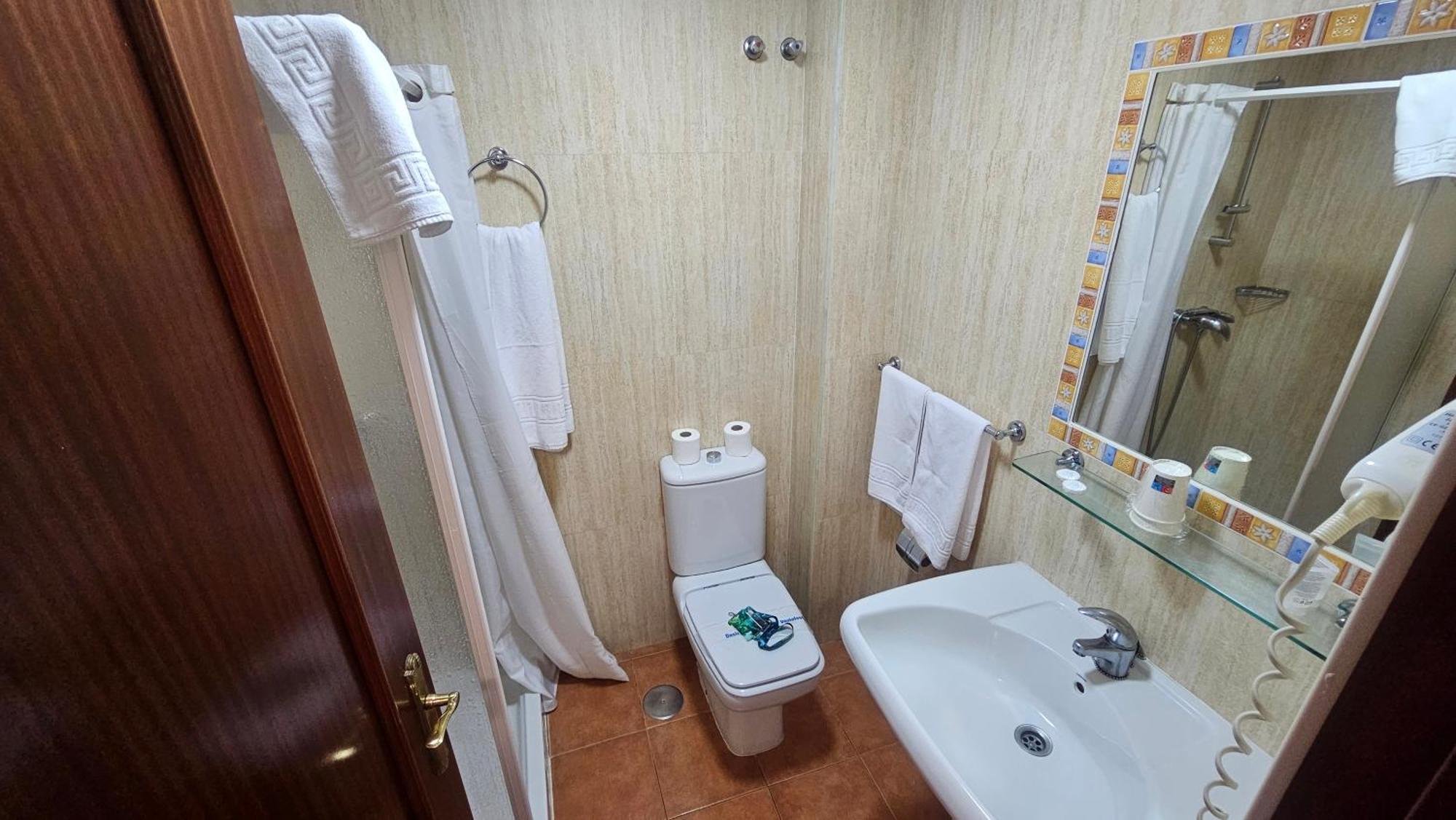 Hotel Galicia フエンヒロラ エクステリア 写真