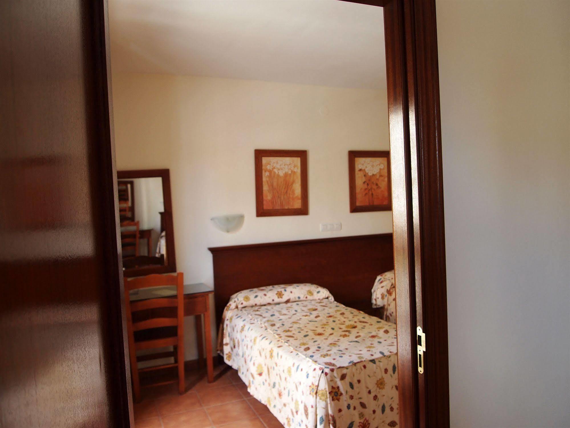 Hotel Galicia フエンヒロラ エクステリア 写真