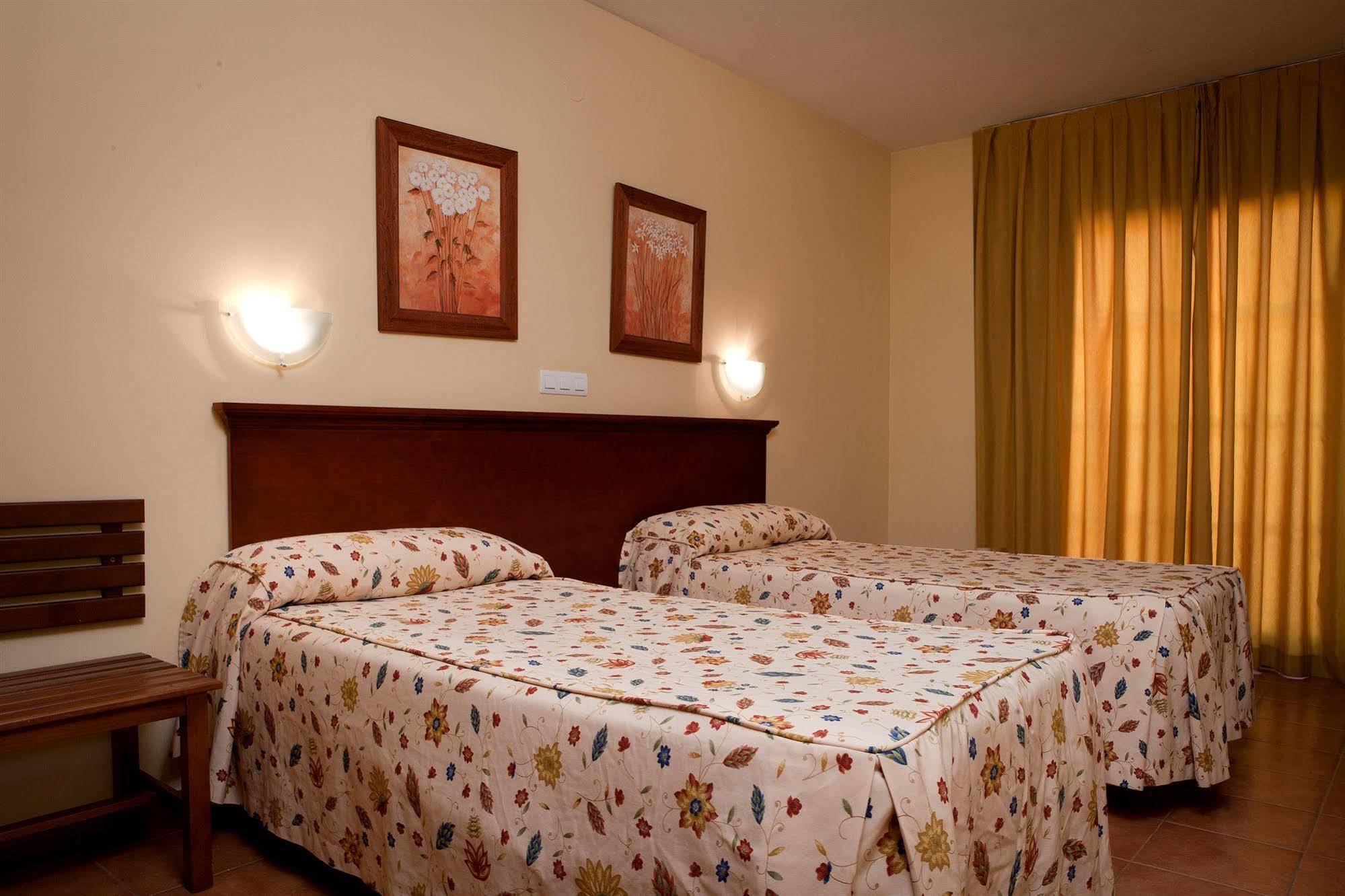 Hotel Galicia フエンヒロラ エクステリア 写真